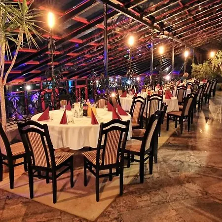 Hotel Manor
