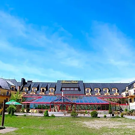 Manor Hotel
